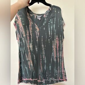 Small Hard Tail Sleeveless Tie-Dye Top